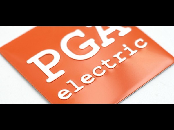 Etichete metalice PGA electric